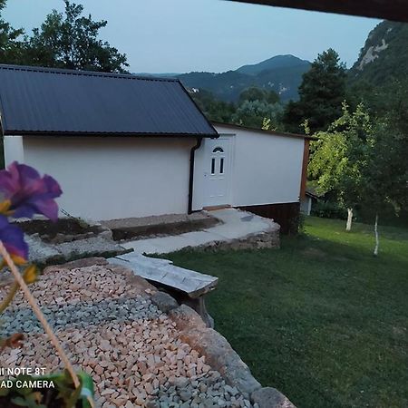 Lenilenii Bungalows ヤイツェ エクステリア 写真