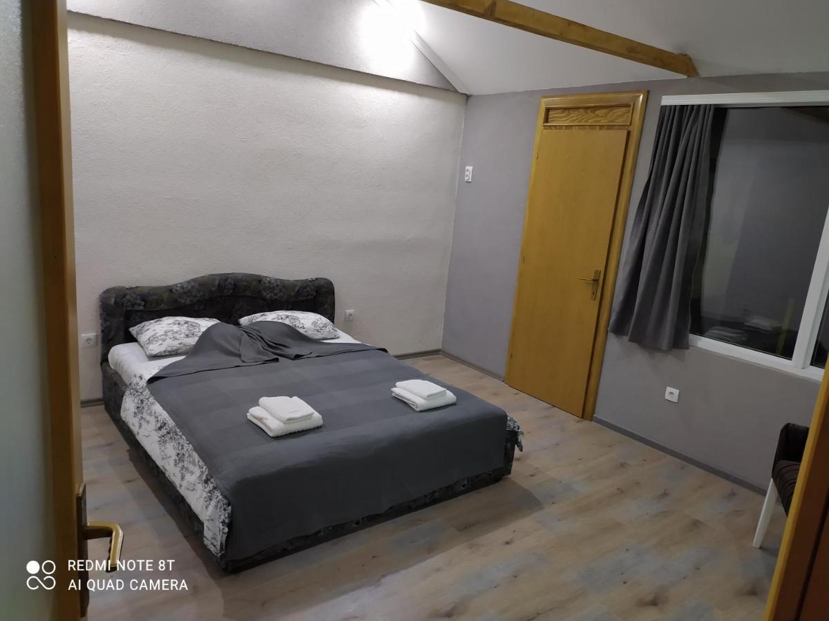 Lenilenii Bungalows ヤイツェ エクステリア 写真